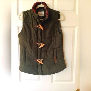 Legendary Whitetails Puffer Vest Womens S/M Green  Zip Toggle Button